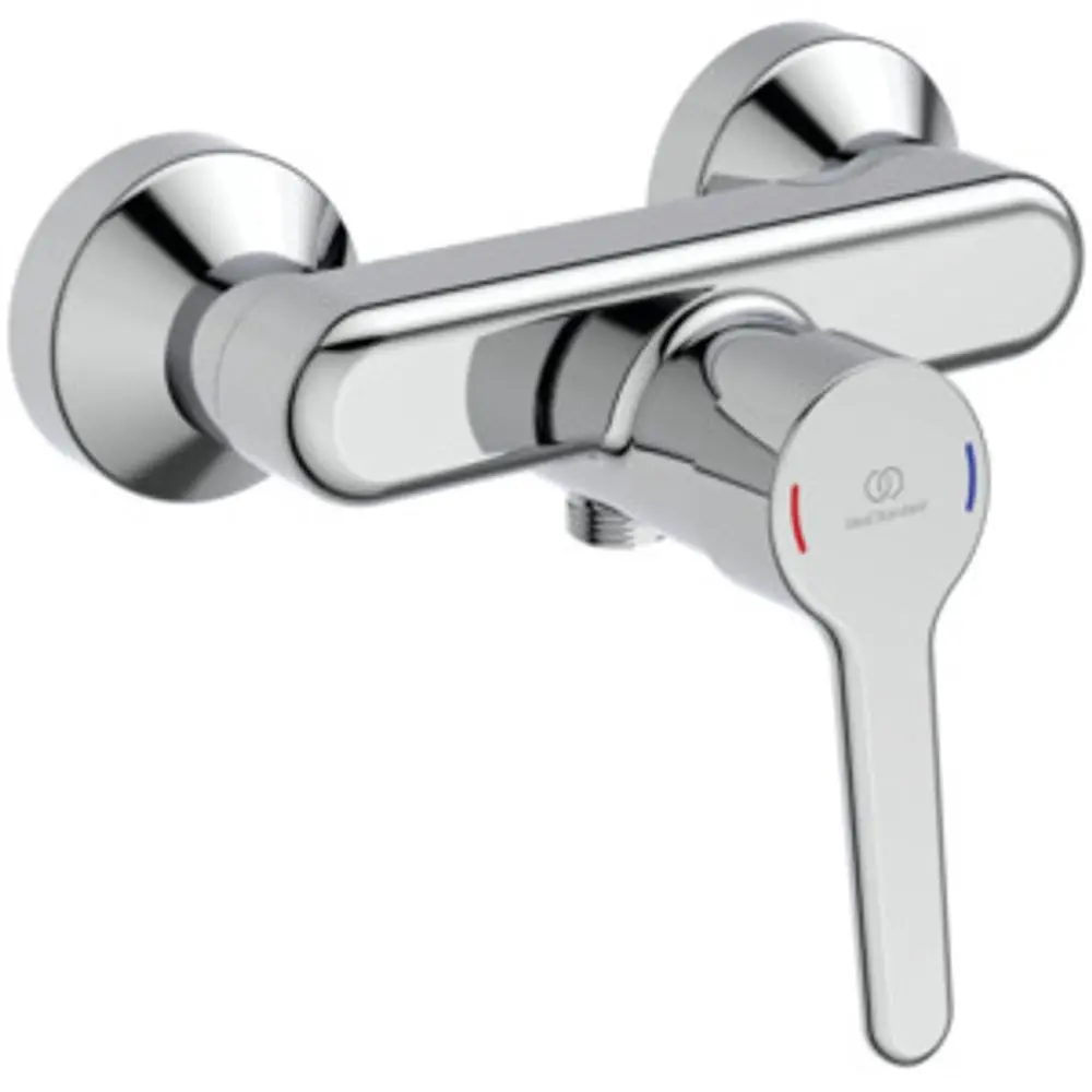 Brausearmatur in verchromtem Metall, ausgestattet mit einem Hebel zur Einstellung der Wassertemperatur, gefertigt von Ideal Standard.